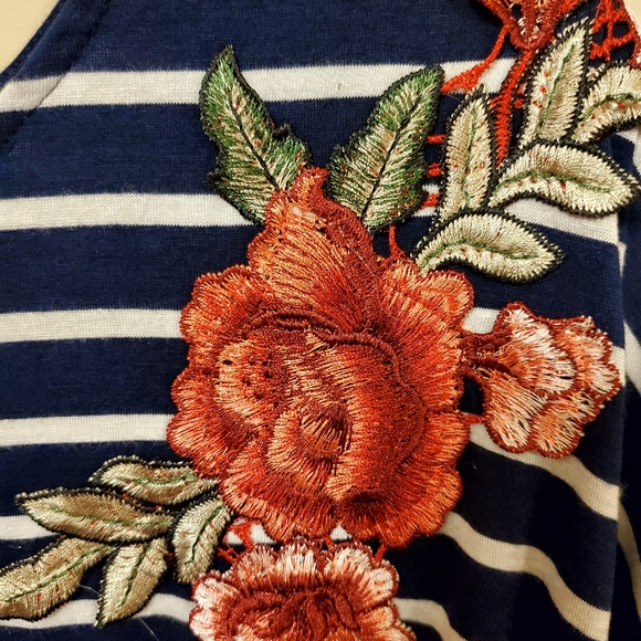 Womens striped floral detail blouse. Hi-low tunic style. - Picture 3 of 4